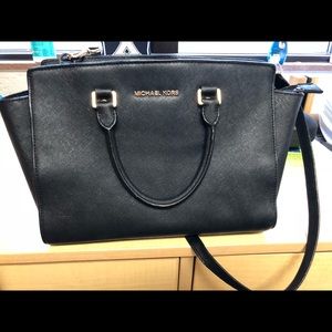Michael Kors Selma Bag